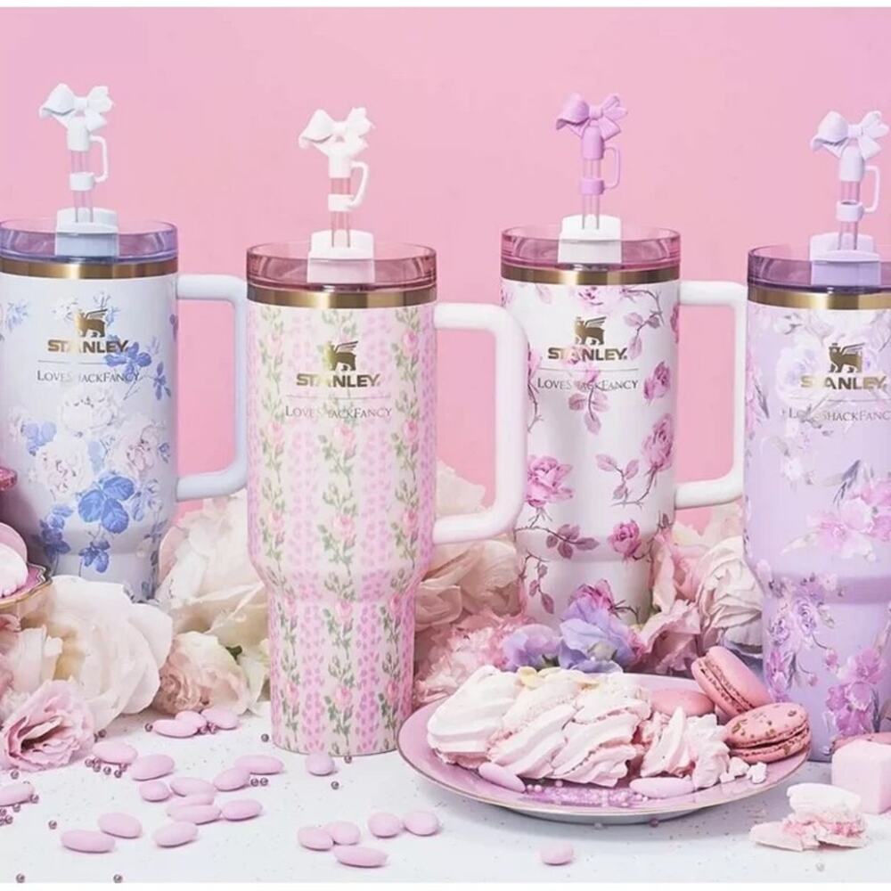 New in Box Stanley LoveShackFancy Ribbon Rosa 40oz Quencher Tumbler Floral Pink - Picture 9 of 10
